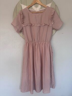 Womens medium dress ruffle  with pockets